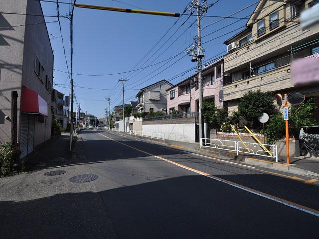Local photos, including front road. Kiyose Noshio 5-chome south contact road situation