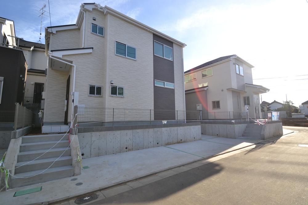 Local appearance photo. Local (12 May 2013) Shooting