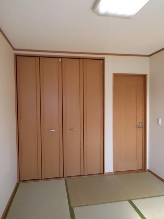Other room space. Japanese-style room is a closet