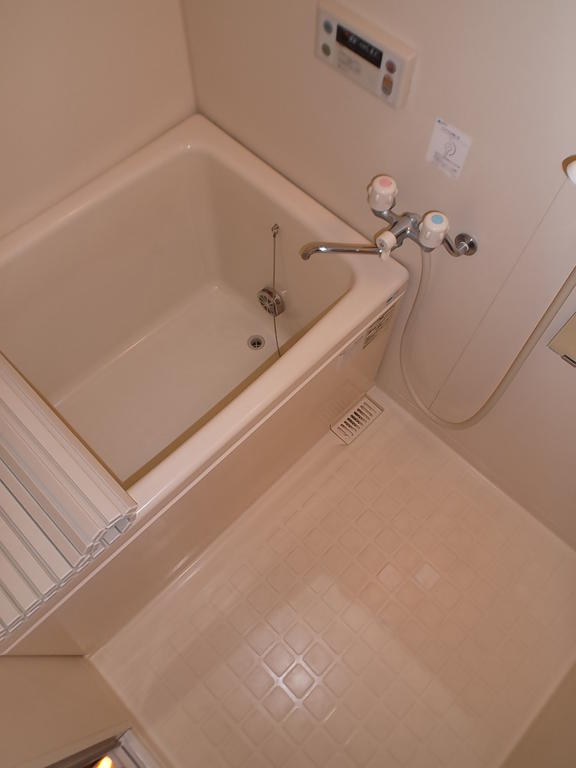 Bath. ☆ Add-fired hot water supply bus ☆