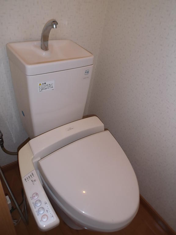 Toilet. ☆ War Gerhard Rhett ☆