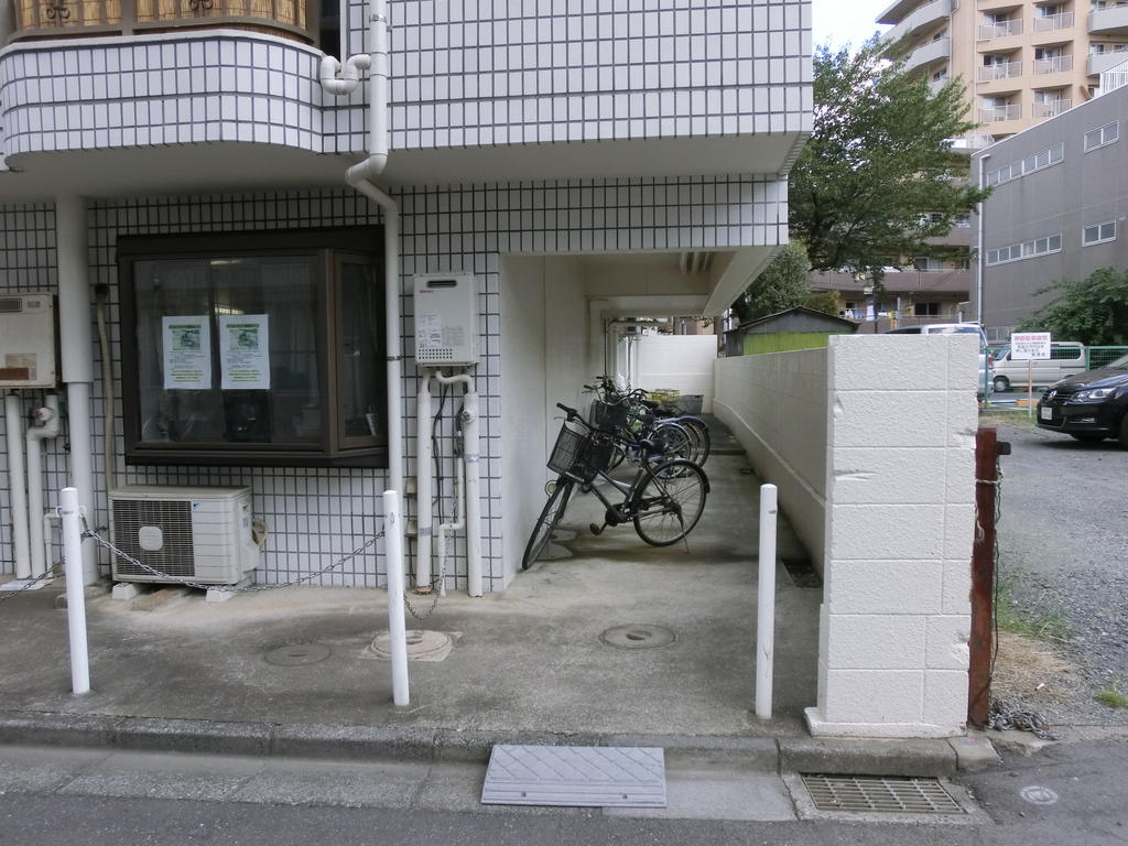 Other common areas. ☆ Bicycle-parking space ☆