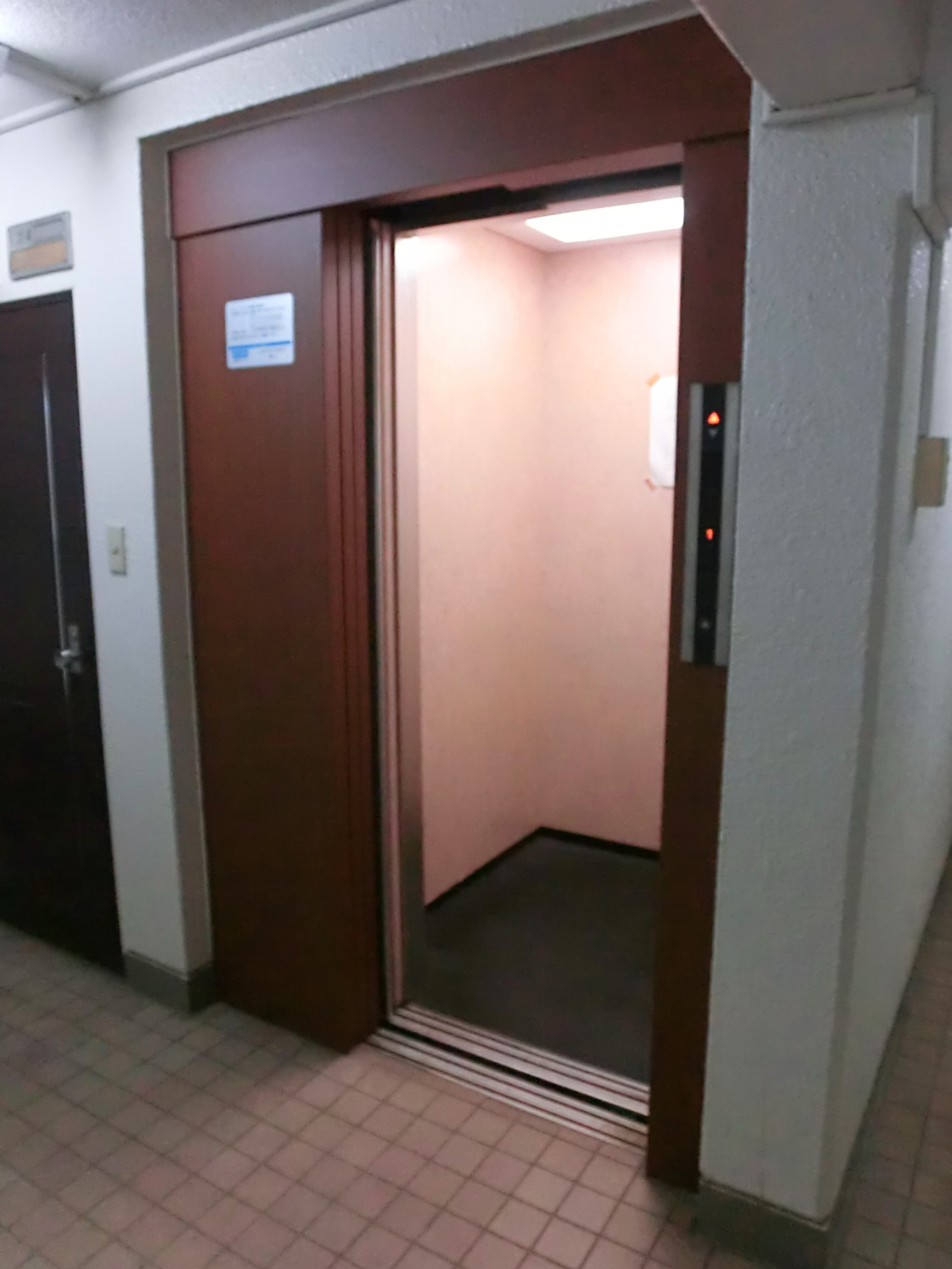 Other common areas. ☆ Elevator Yes ☆
