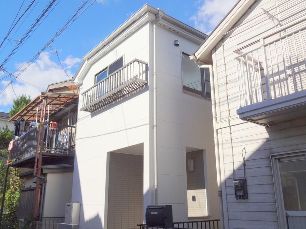 Local appearance photo. Local (11 May 2013) Shooting