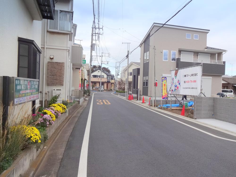 Local photos, including front road. Local (11 May 2013) Shooting