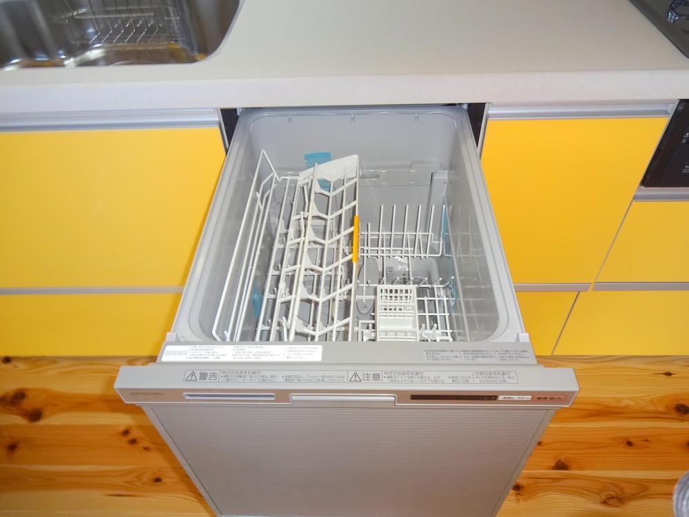 Kitchen. Indoor (11 May 2013) Shooting