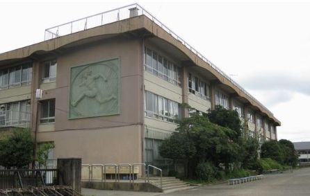 Junior high school. Kiyose Municipal Kiyose fifth junior high school (junior high school) up to 400m