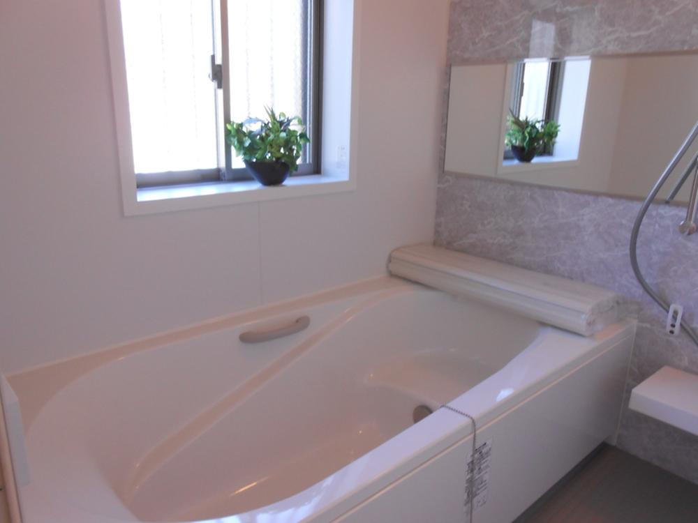 Bathroom. Indoor (11 May 2013) Shooting