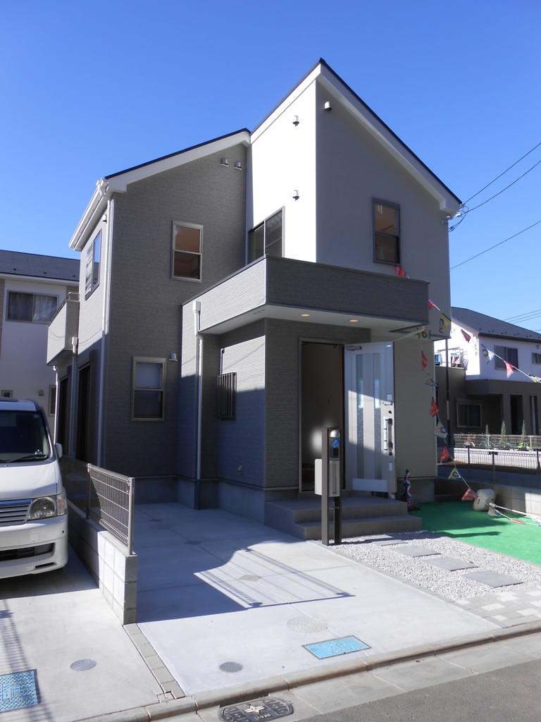 Local appearance photo. Local (11 May 2013) Shooting