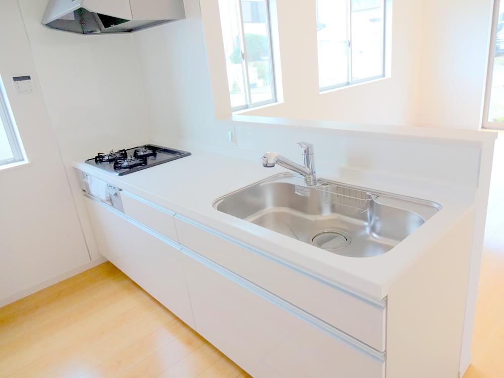 Kitchen. Local (11 May 2013) Shooting