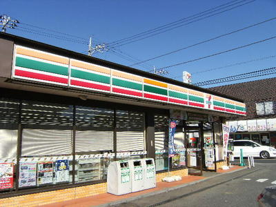 Convenience store. 414m to Seven-Eleven (convenience store)