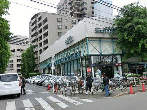 Supermarket. Sakagami Kiyose to the store 950m