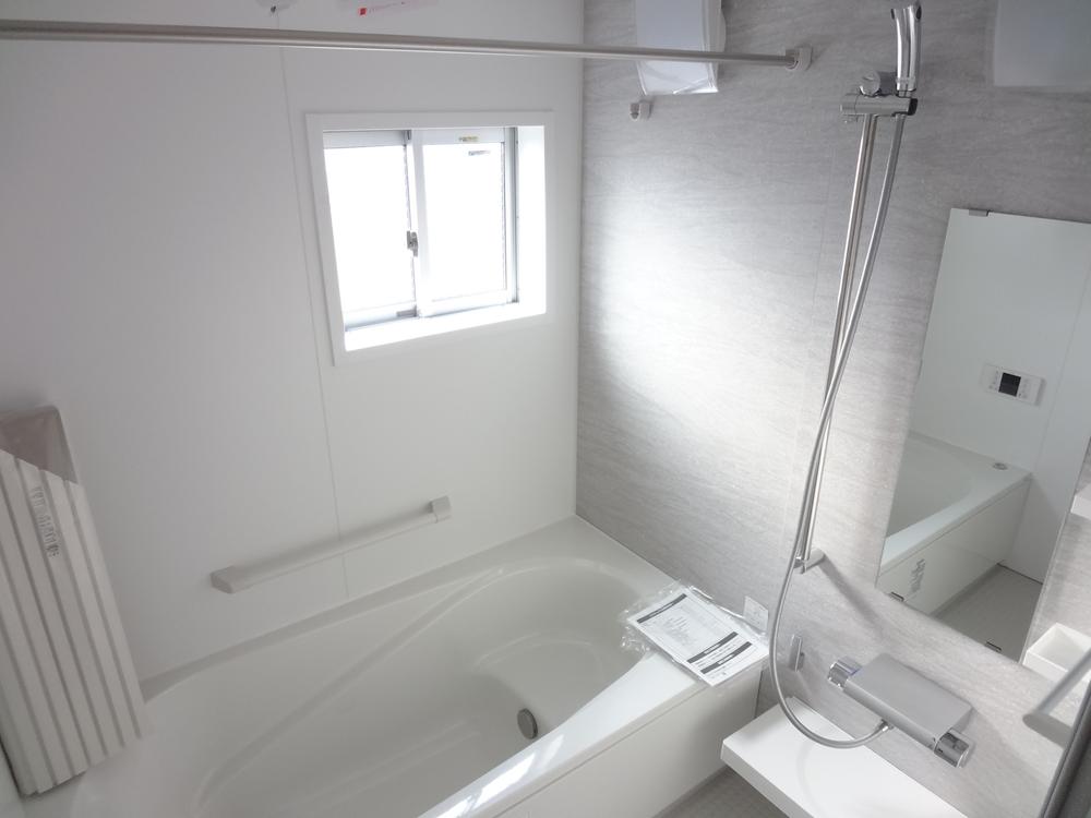 Bathroom. Local (10 May 2013) Shooting