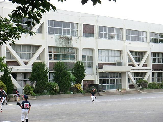 Primary school. Kiyose 360m until the seventh elementary school