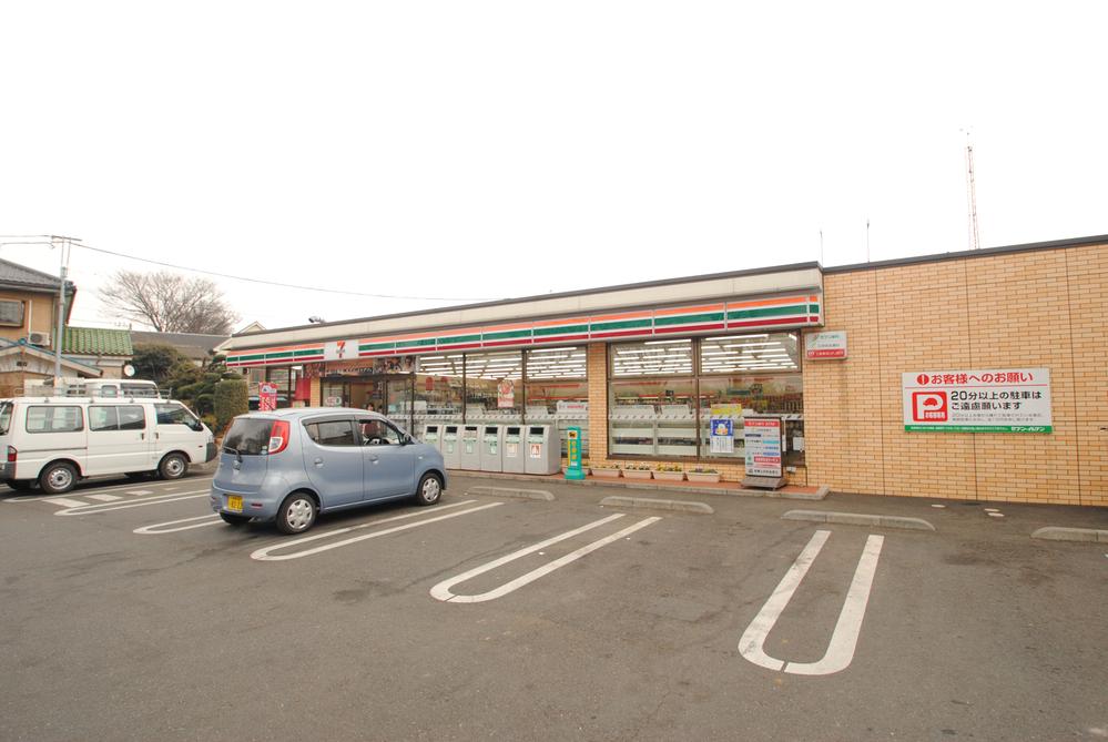 Convenience store. 240m to Seven-Eleven