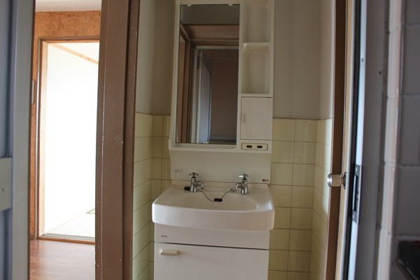 Washroom. Convenient independent wash basin ☆ 