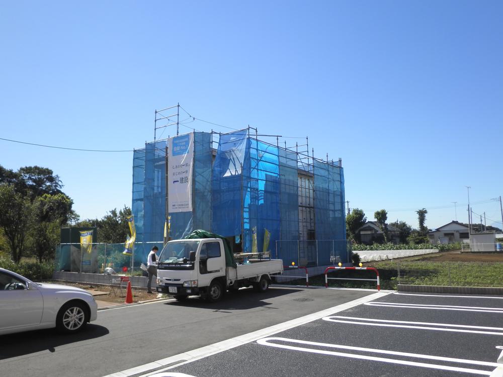 Local photos, including front road. Local (September 2013) Shooting