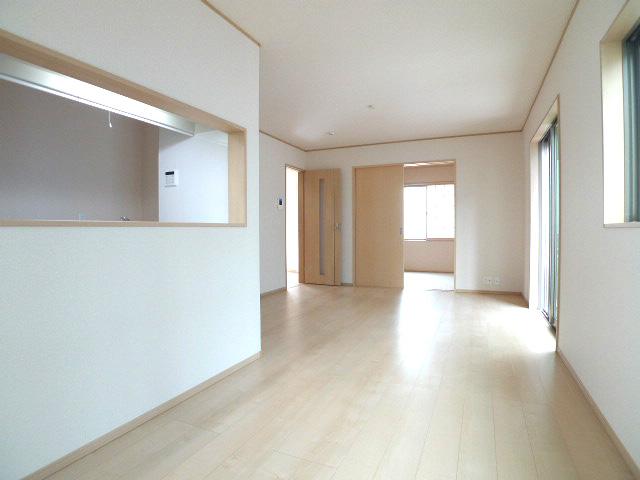 Living. Living Room (Building 2)