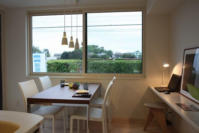 Other introspection. Dining is a picture. Preeminent is a positive per in large opening sash of the width of 2.6m is on the south side.