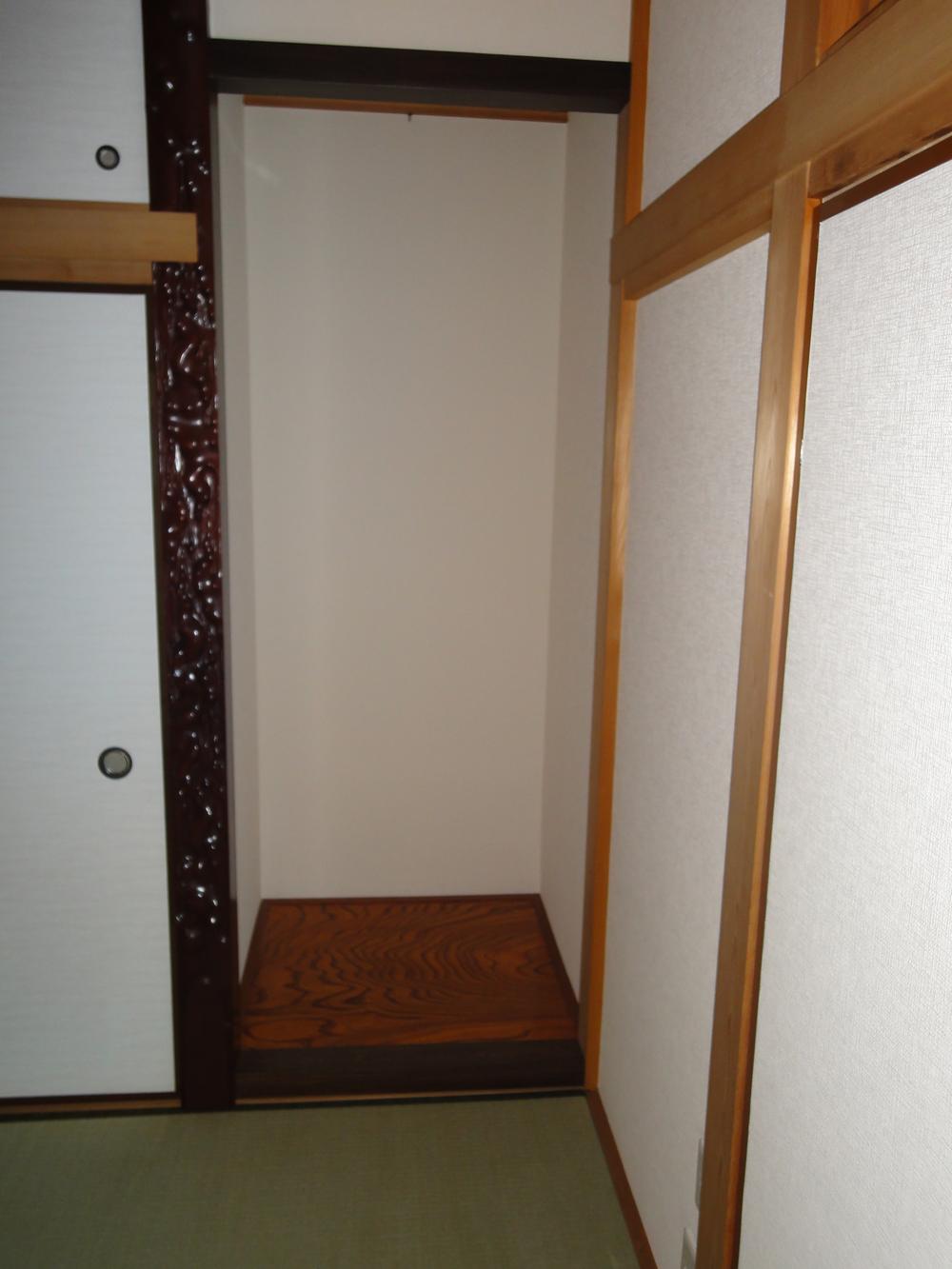 Non-living room. Little alcove also in the Japanese-style room.