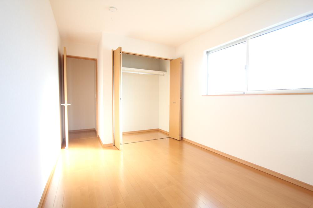 Non-living room. All room with storage Luggage a lot of your family is also safe.