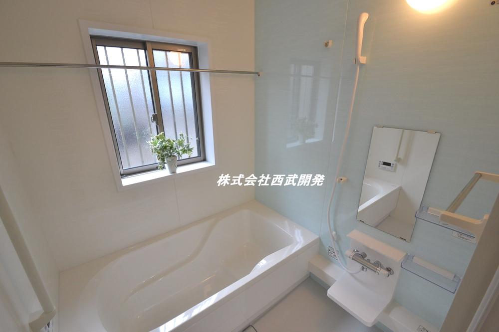 Bathroom. (6 Building)