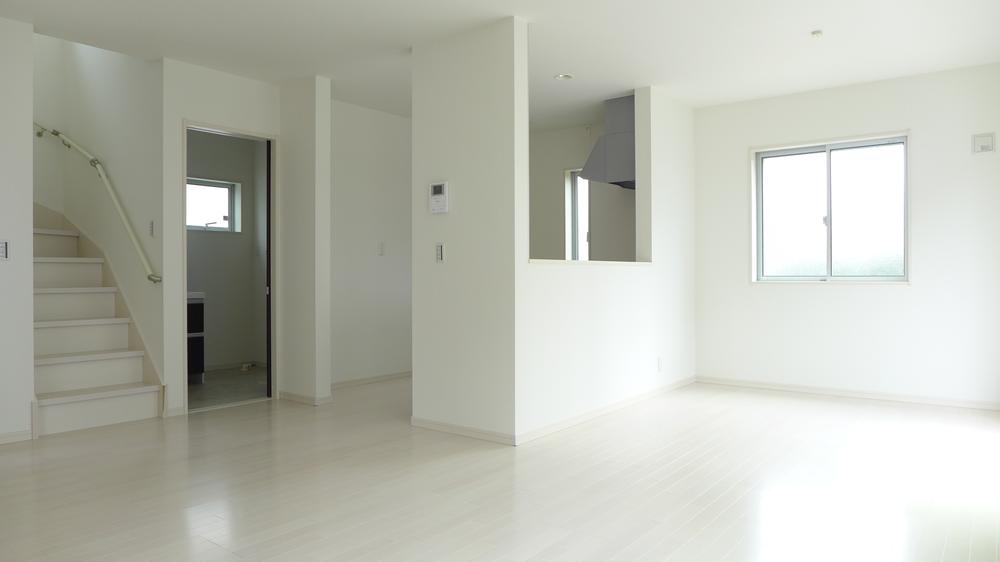 Same specifications photos (living). Same specifications