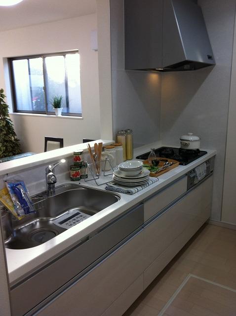 Kitchen. Indoor (12 May 2013) Shooting  ※ Not attached furniture is