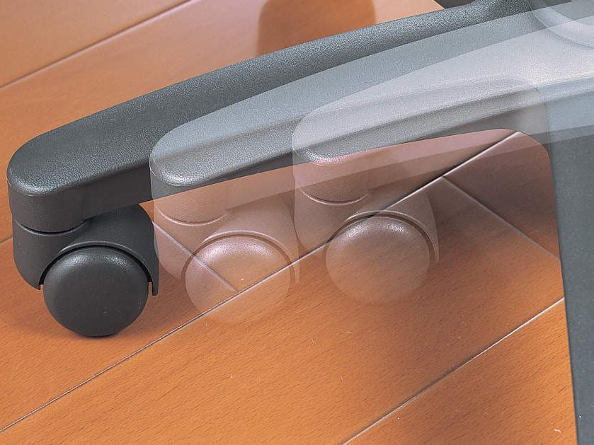 Other Equipment. Living floor of flooring has adopted a flooring which has been subjected to strong special coating to scratches and dirt.