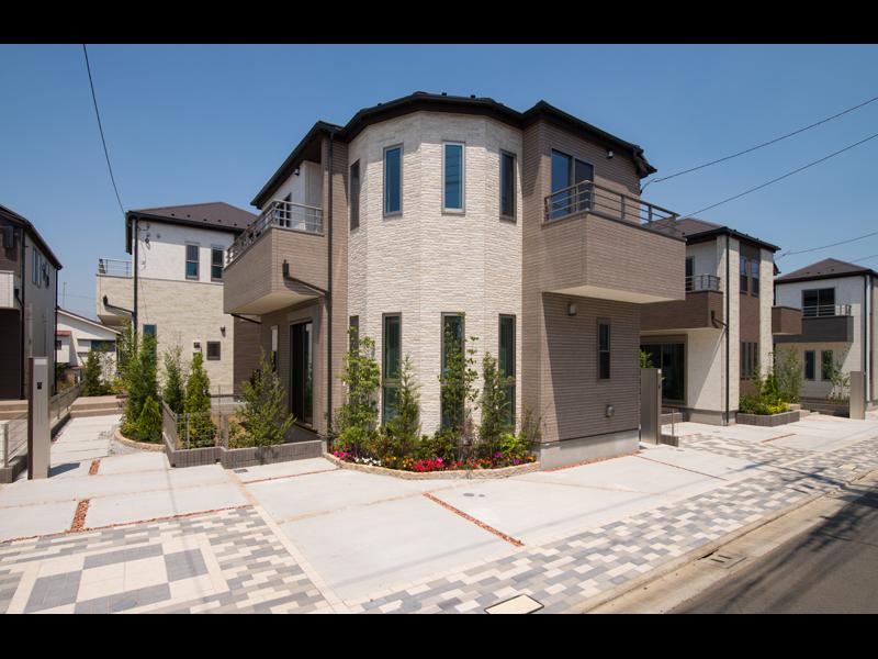 Design design of graceful Earl shape. Streets a sense of unity. (H25.6 local shooting)