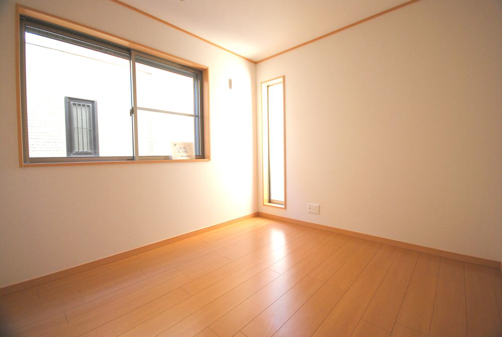 Non-living room. Local Photos