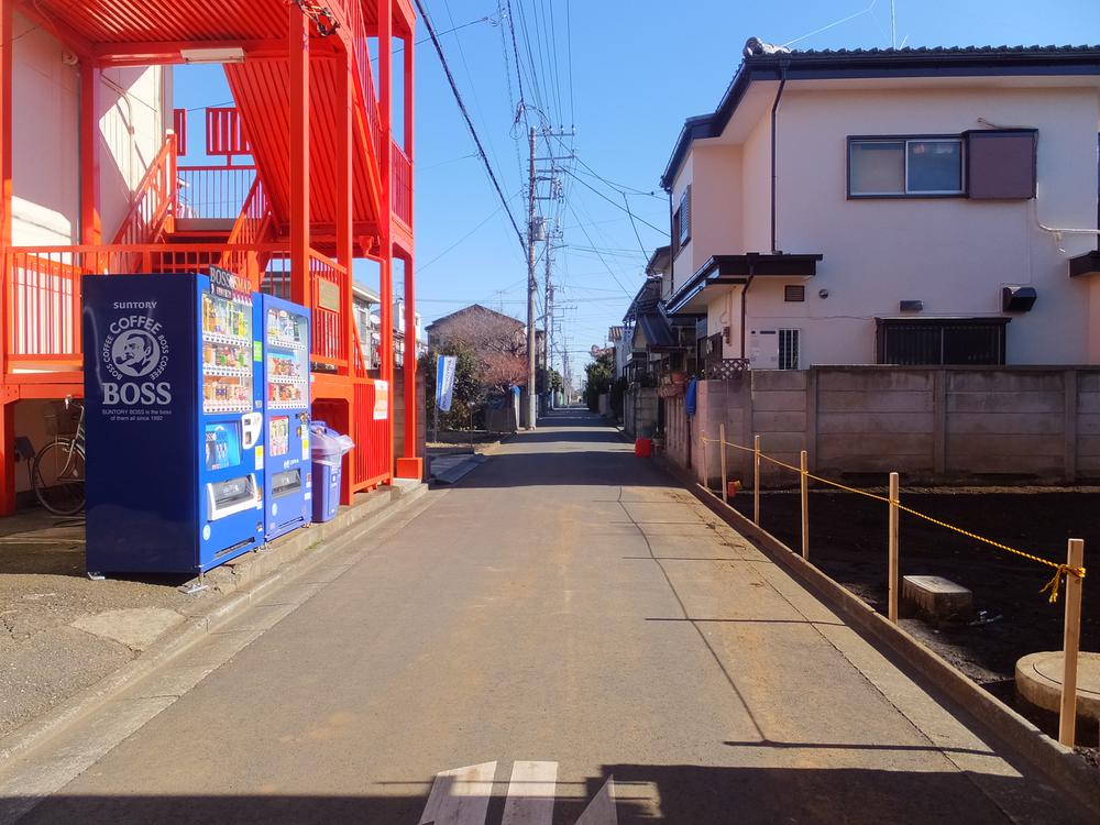 Local photos, including front road. Local (12 May 2013) Shooting