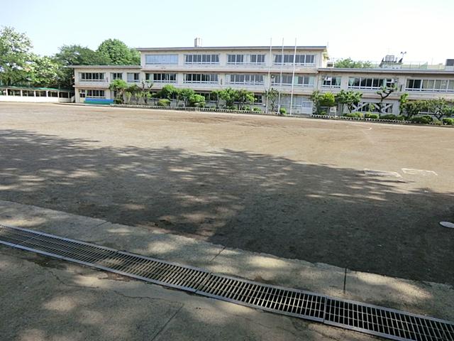 Primary school. Kodaira stand Xiaoping eleventh 400m to one elementary school