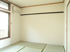 Living and room. Facing south