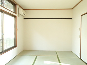 Living and room. Japanese-style room air conditioning Installed