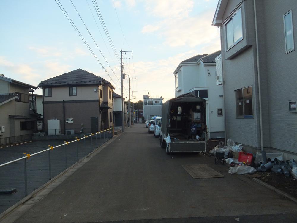 Local photos, including front road. Local (November 16, 2013) Shooting