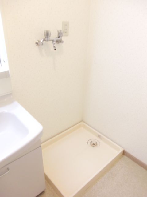 Other room space. This washing machine Storage