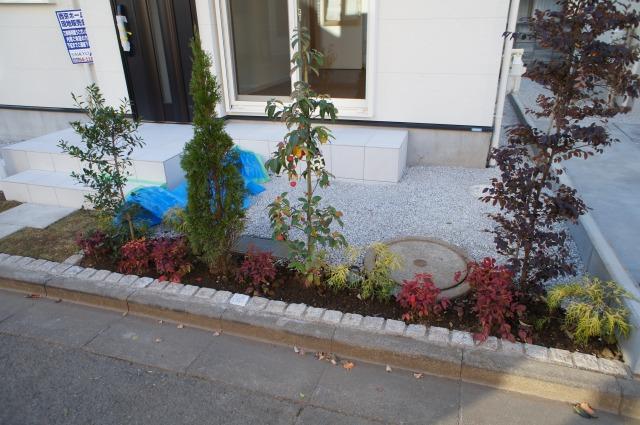 Local photos, including front road. Also it has been designed outside structure.