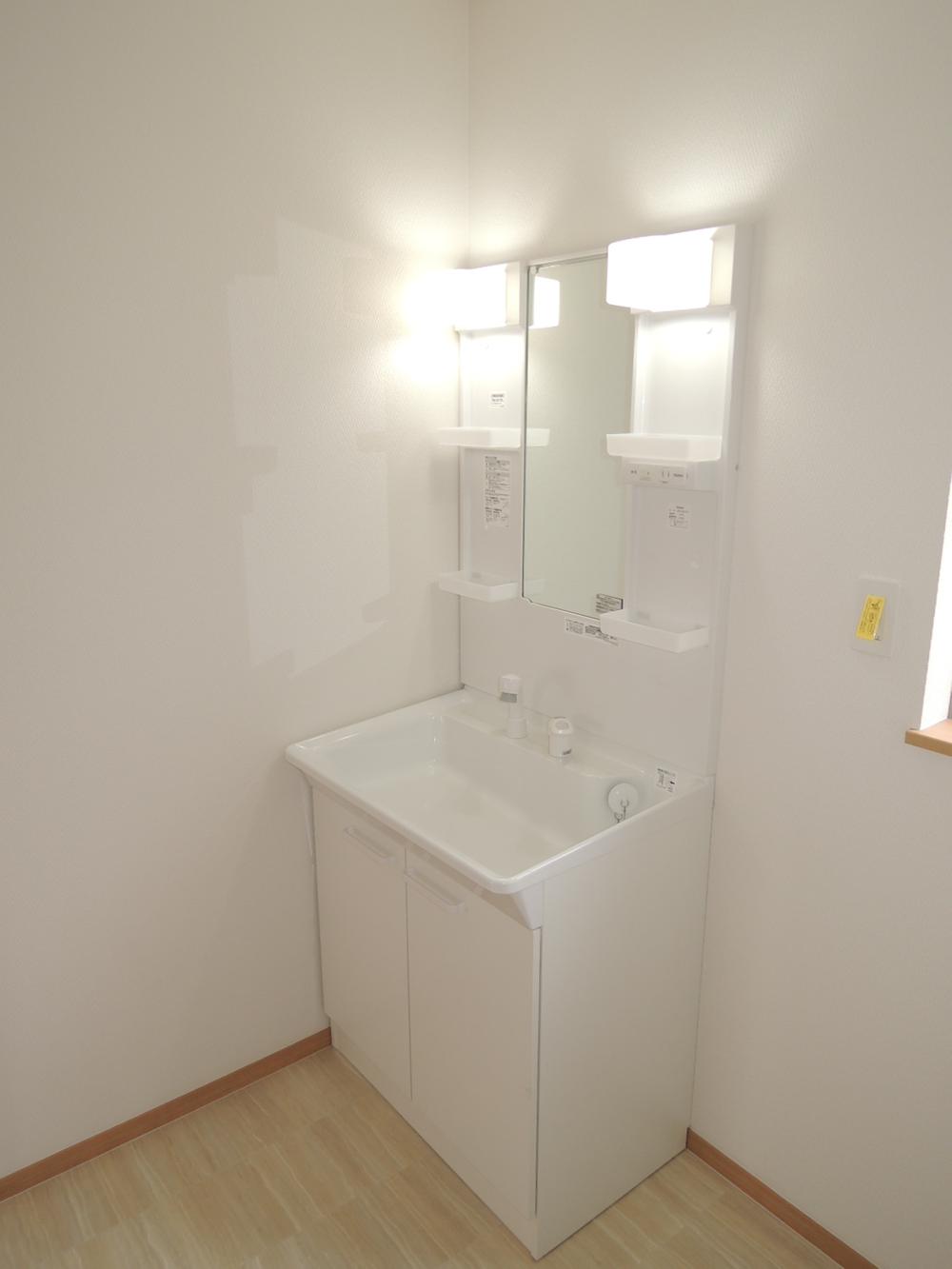 Same specifications photos (Other introspection). Shower dresser (seller construction cases)