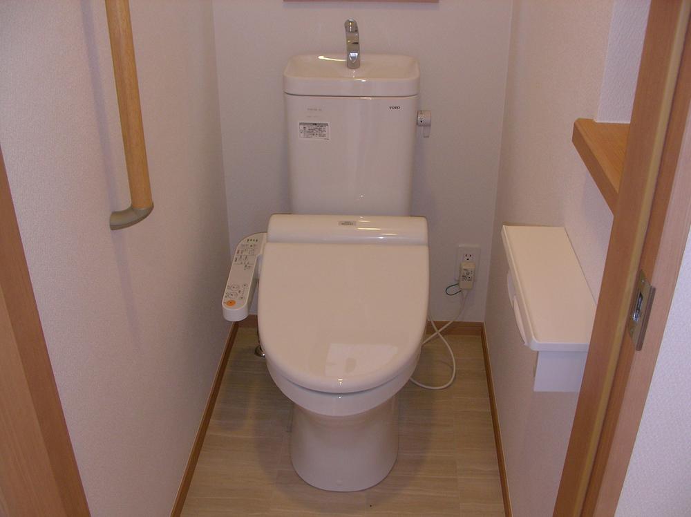 Toilet. Indoor (10 May 2013) Shooting