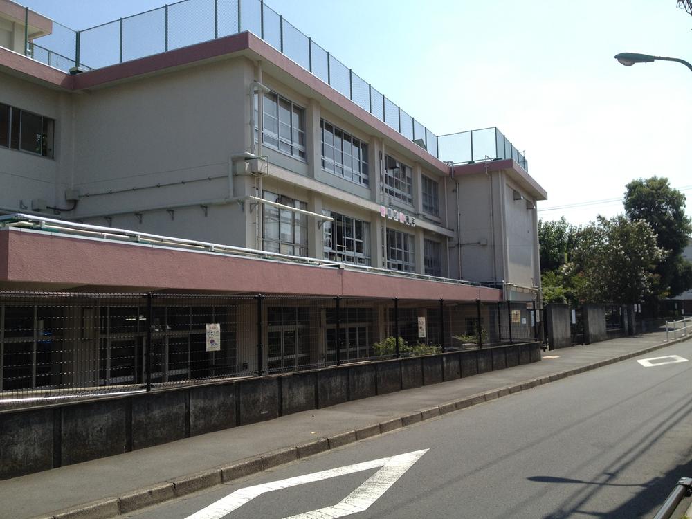 Primary school. Hanakoganei until elementary school 1100m