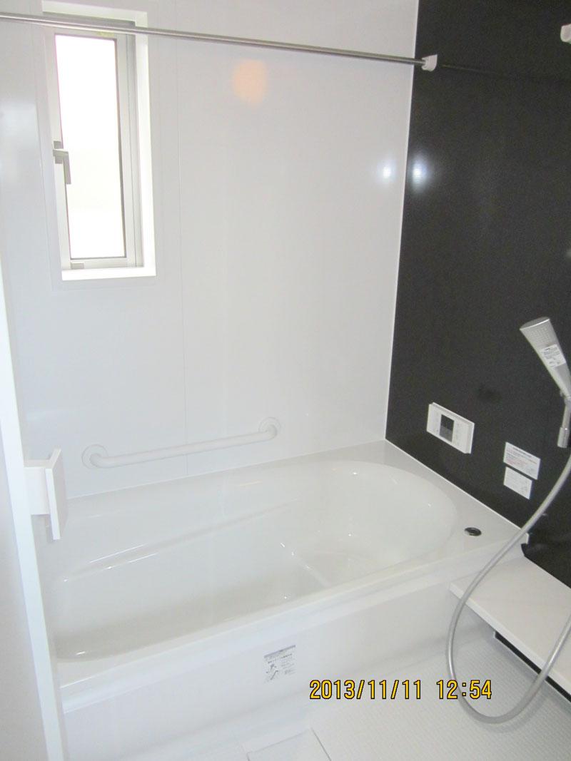 Bathroom. Indoor (11 May 2013) Shooting