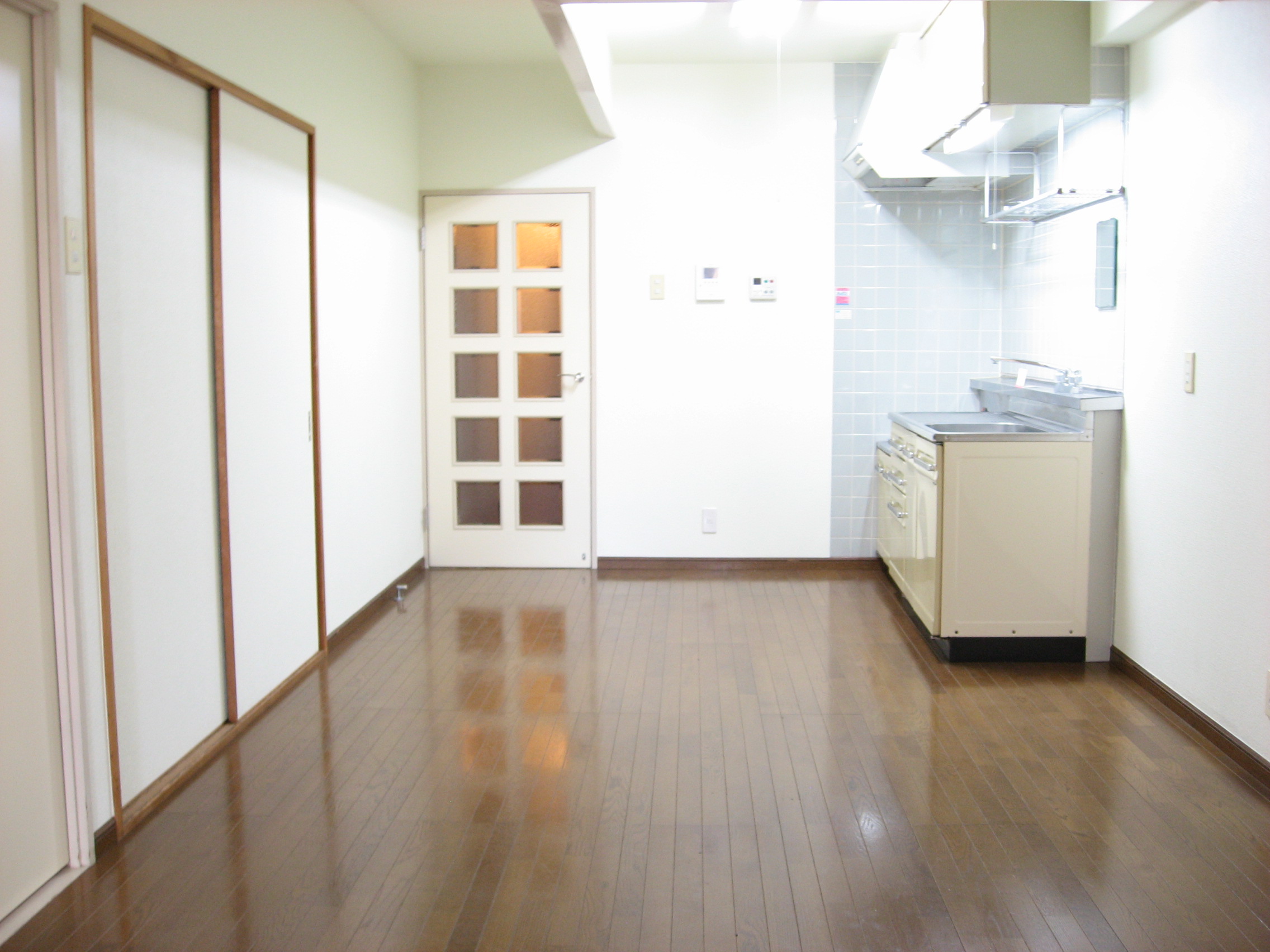 Kitchen. Looking at the kitchen from the living room side ・ ・ ・ .