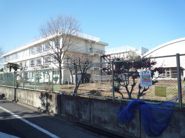 Primary school. Gakuenhigashi 300m up to elementary school