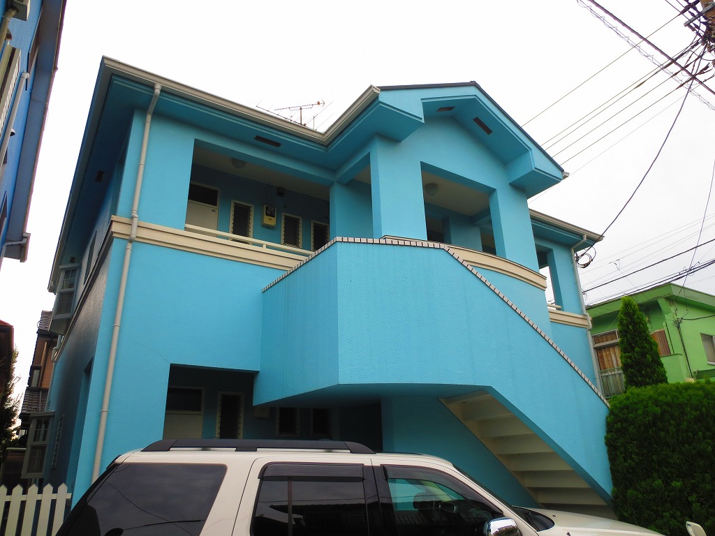 Building appearance. The characteristic appearance of the Blue
