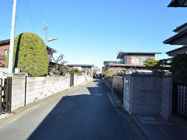 Local photos, including front road. Kodaira Hanakoganei 6-chome, contact road