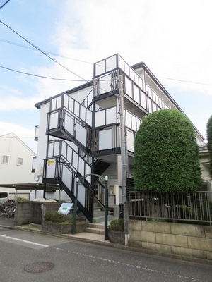 Building appearance. Lush living environment