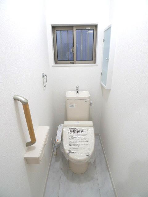 Toilet. Toilet (1 Building)