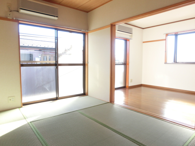 Living and room. Japanese-style Western-style sunny