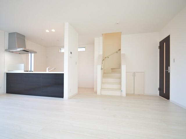 Living. Kodaira Tenjin-cho 1-chome 1 Building LDK